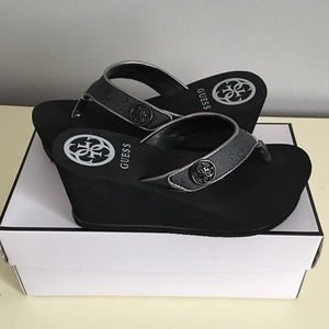 🚫SOLD🚫Guess Sarraly Eva Platform Slides☀️